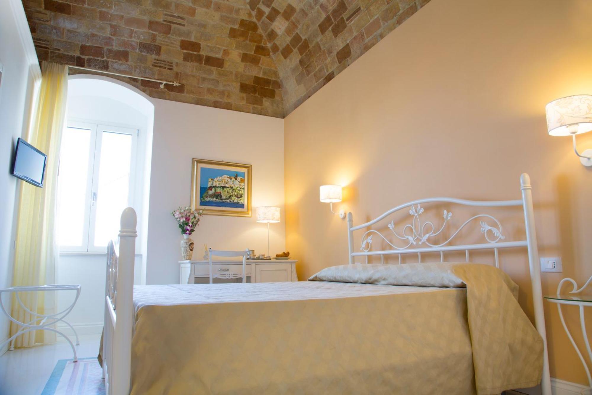 B&B Monsignore Весте Екстериор снимка
