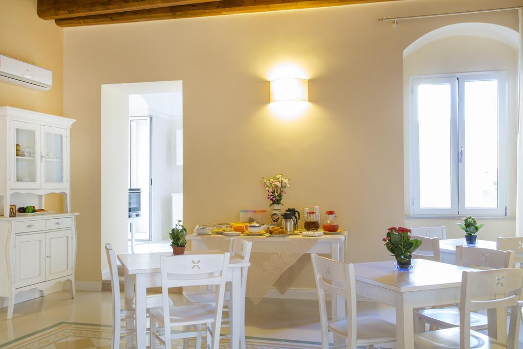 B&B Monsignore Весте Екстериор снимка