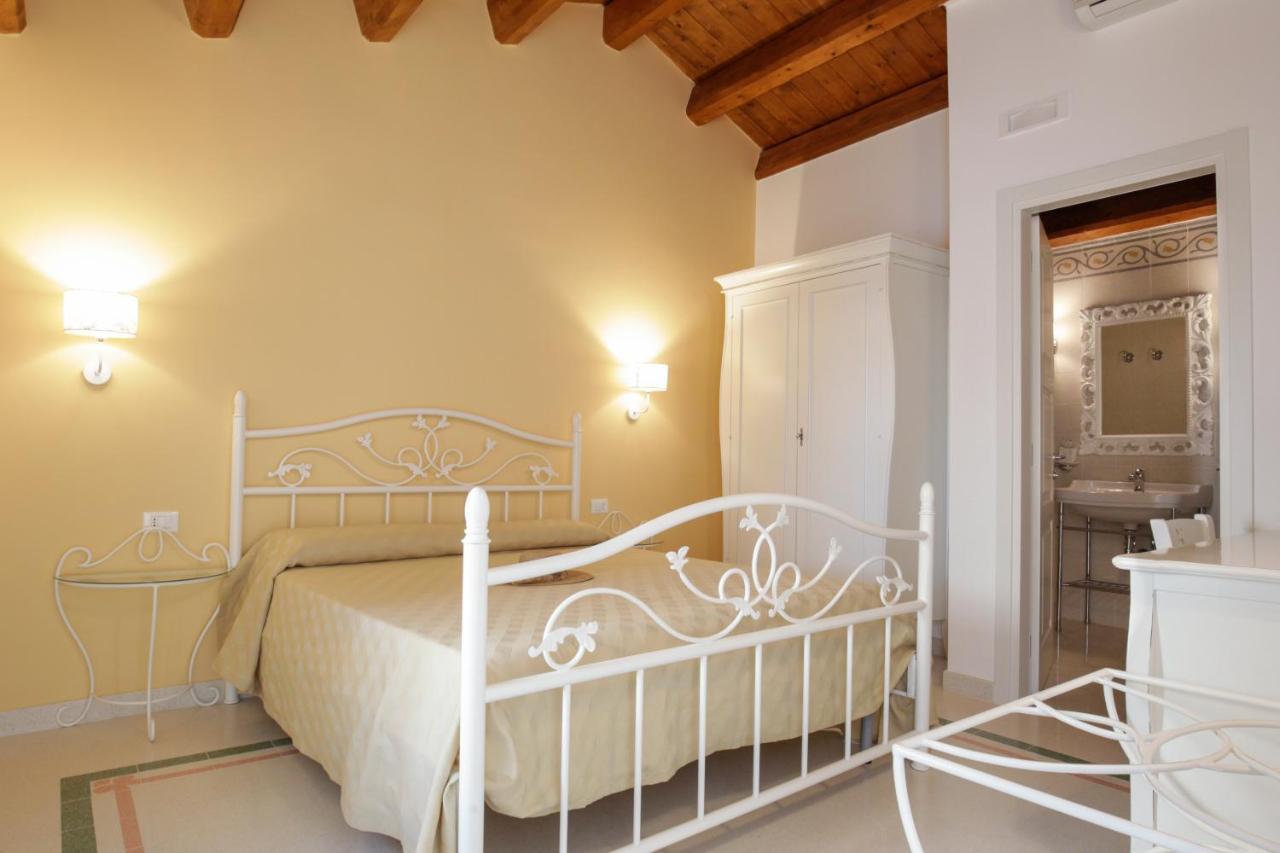 B&B Monsignore Весте Екстериор снимка