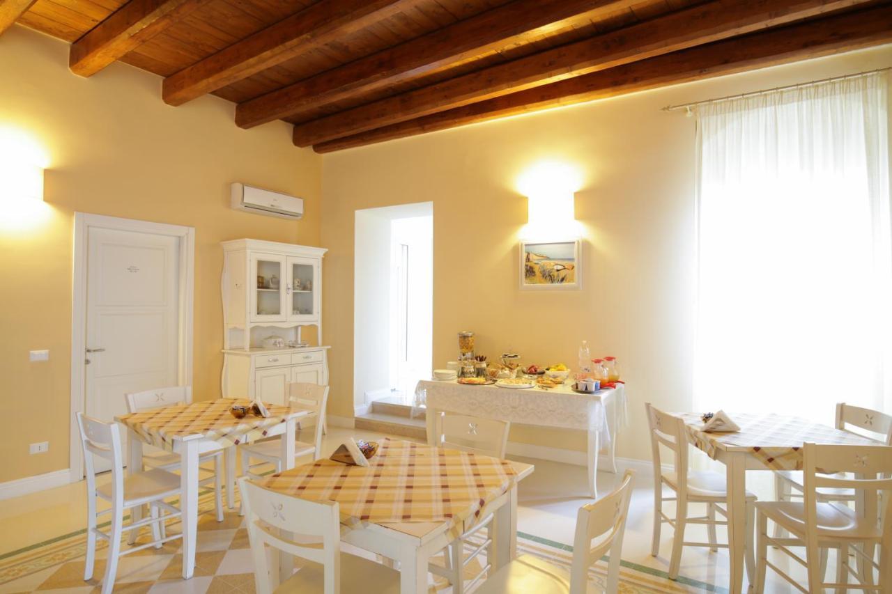 B&B Monsignore Весте Екстериор снимка