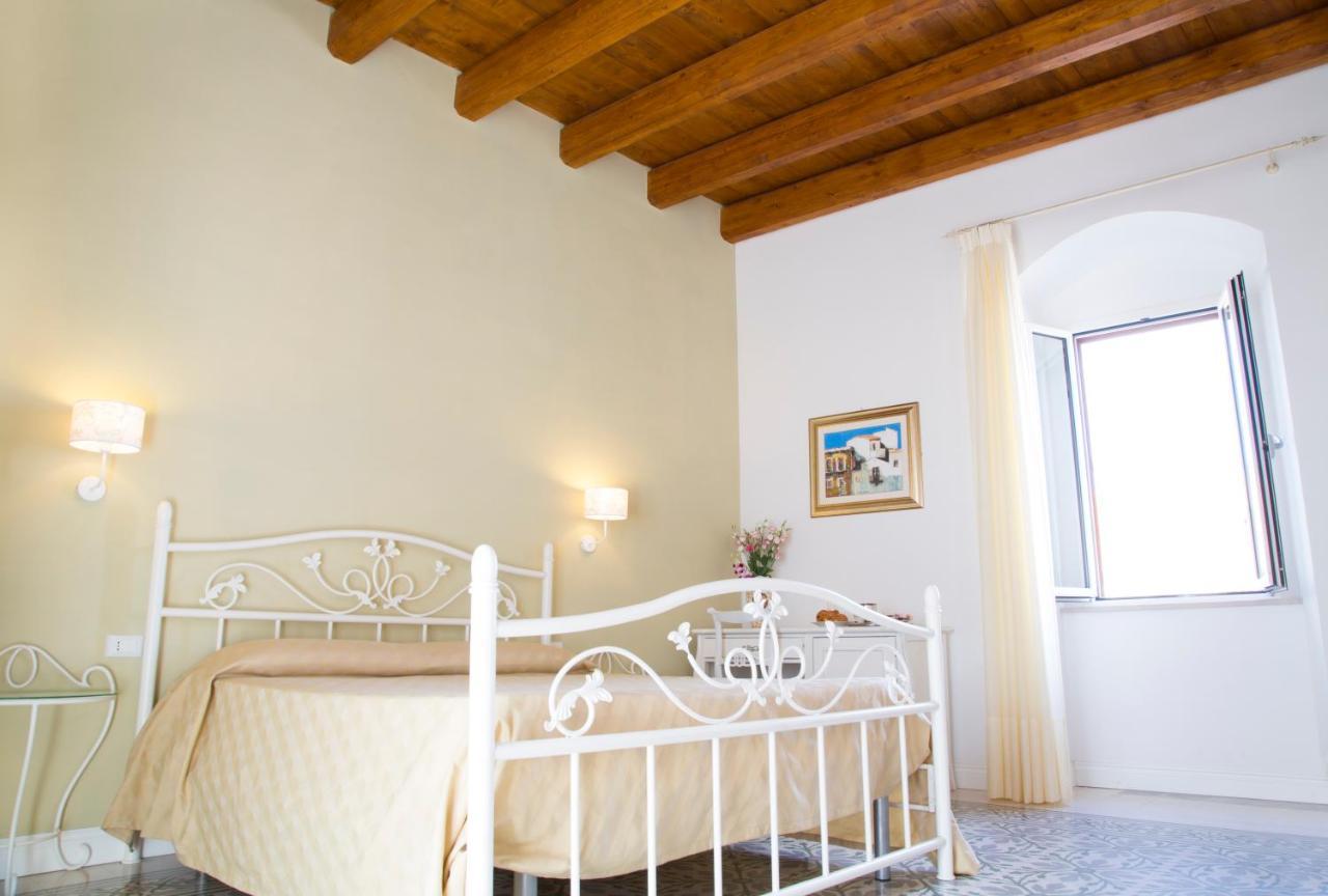 B&B Monsignore Весте Екстериор снимка